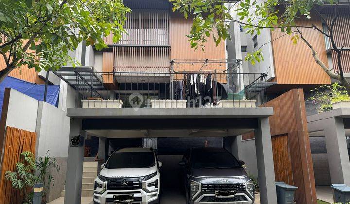 RUMAH 3 LANTAI DENGAN ATTIC DAN ROOFTOP BSD CITY 1