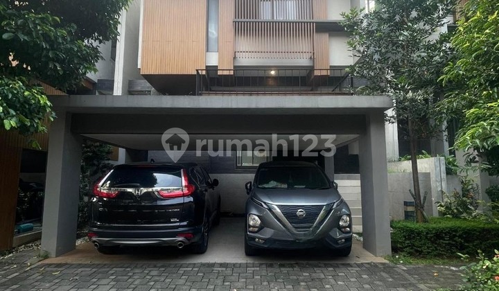DIJUAL RUMAH 3 LANTAI DENGAN ATTIC BSD - GREENWICH