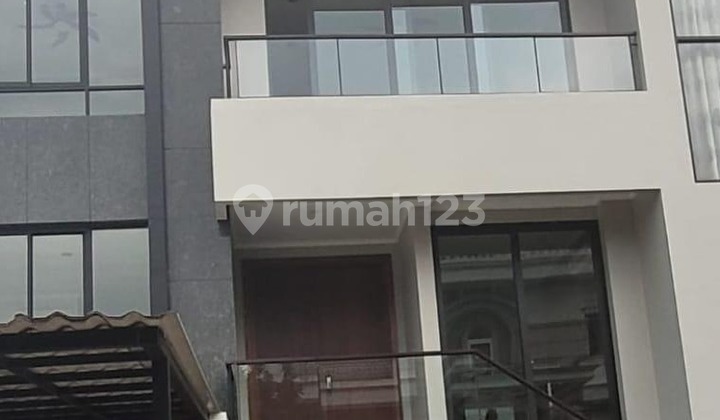 DIJUAL RUMAH 3 LANTAI MEWAH PHG - GADING SERPONG
