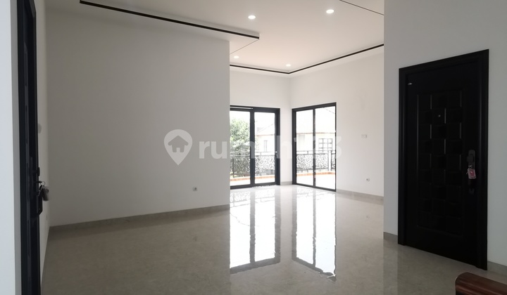 Rumah Mandiri Hook. Dekat Sekolah, KRL dan Pintu Tol. Bsd City 2