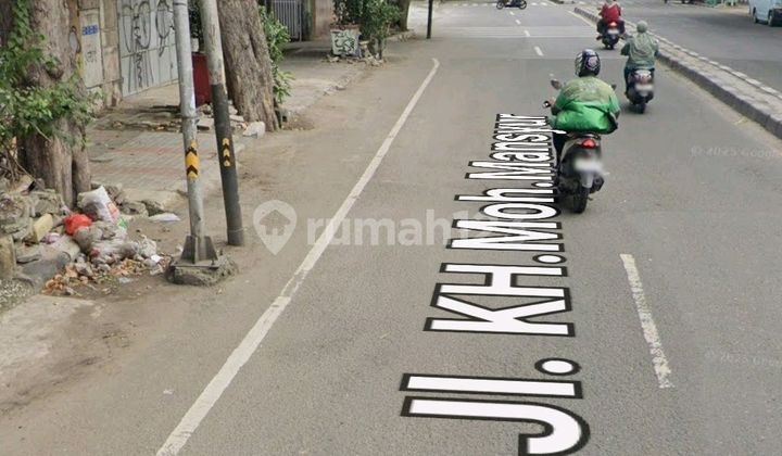 For Sale Old House Land Area Included Very Strategic Location Suitable for Residence and Ideal for Building a Business 2