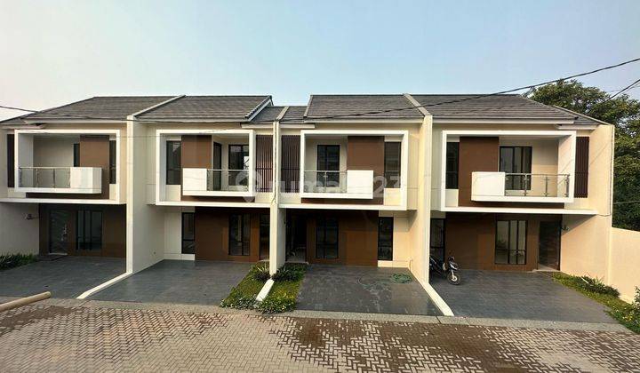 RUMAH 2 LANTAI SIAP HUNI, BISA DP 0% Rumah 2