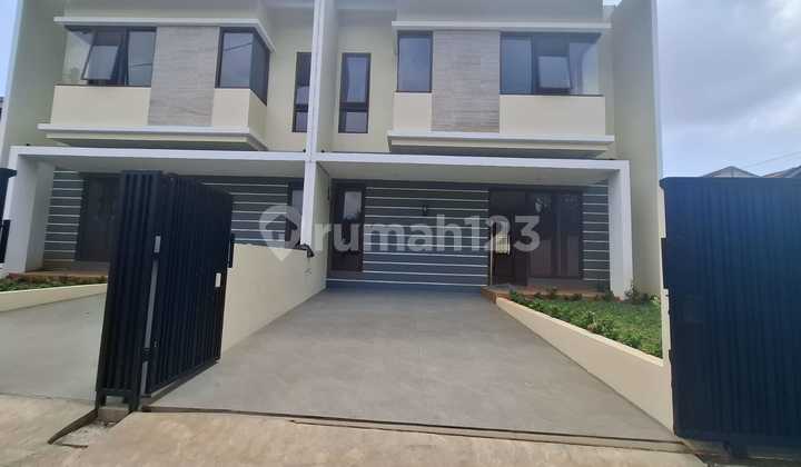 Ready-to-Live House Near LRT