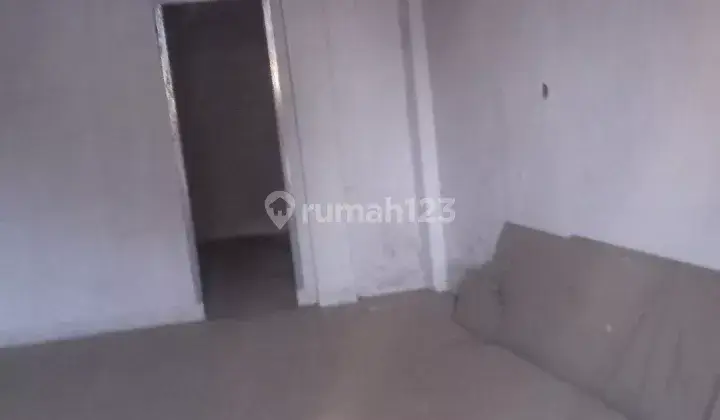 Ruko 2 lantai Di tepi jalan besar gunung putri  9