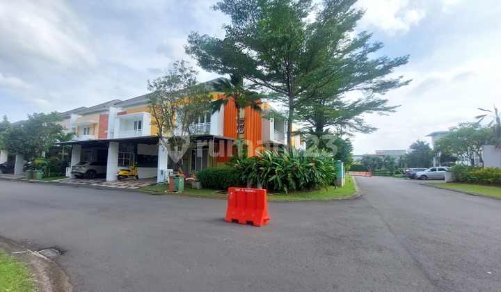 Rumah Bluebell Hoek Summarecon Bekasi Selangkah K Club House