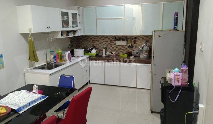 Rumah Vila Mutia Kirana Hadap Taman 6