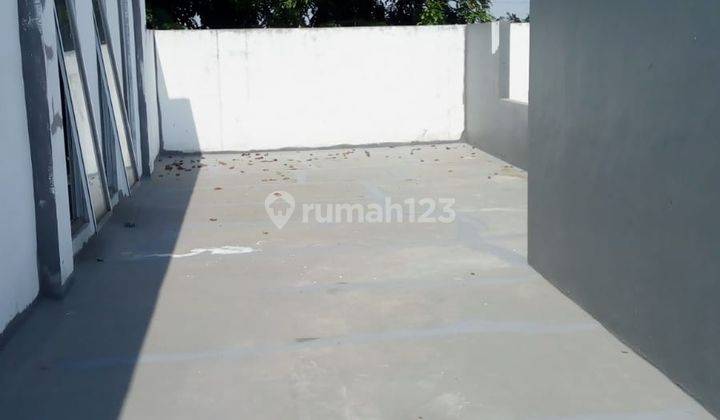 Di Sewakan Ralat : 
Posisi Ruko di jalan utama dan seberang Burger King Vila Mutiara Gading 2 Gading Terrace 6