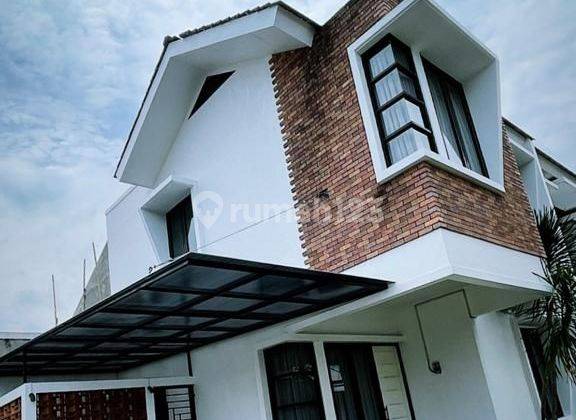 Rumah 2 Lantai Griya Navina Jatiasih 1