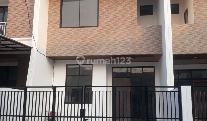 Rumah 3 Lantai Full Attic Di Vila Melati Mas 1