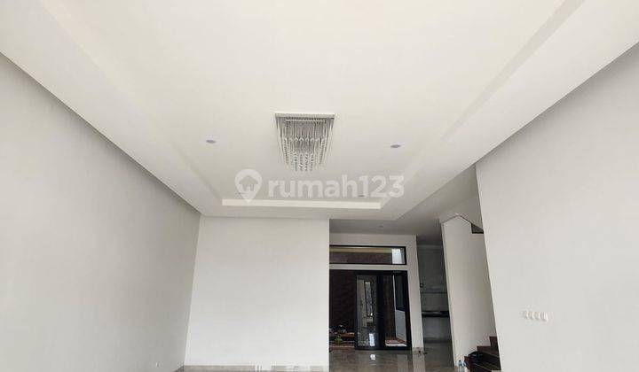 Rumah 2 Lantai Baru Semi Furnished di Nusaloka, Tangerang 2