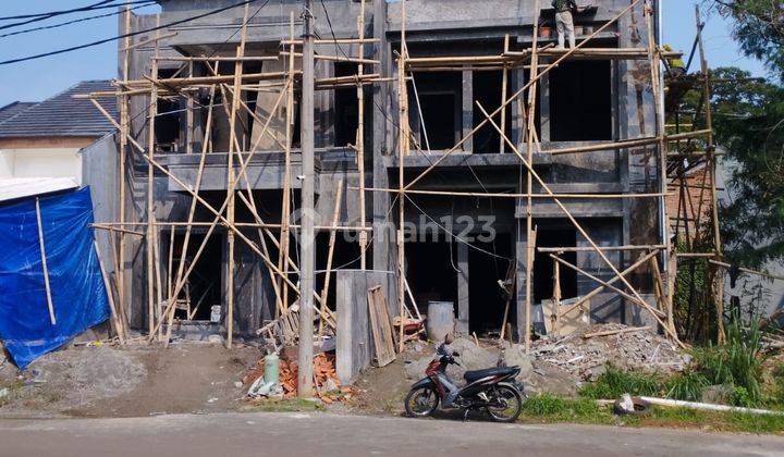 Rumah 2 Lantai Baru di Regensi Melati Mas, Tangerang Selatan 2