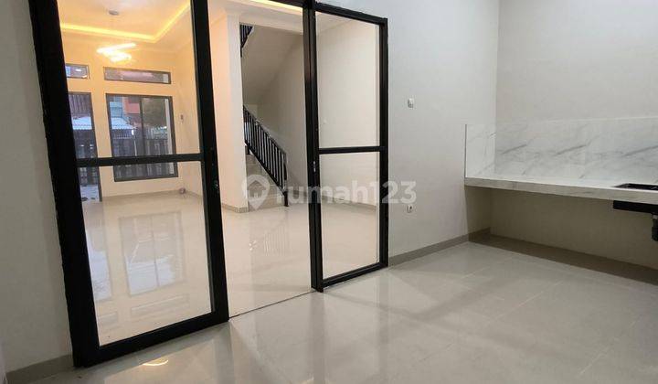 Baru Semi Furnished SHM di Melati Mas, Tangerang Selatan 2