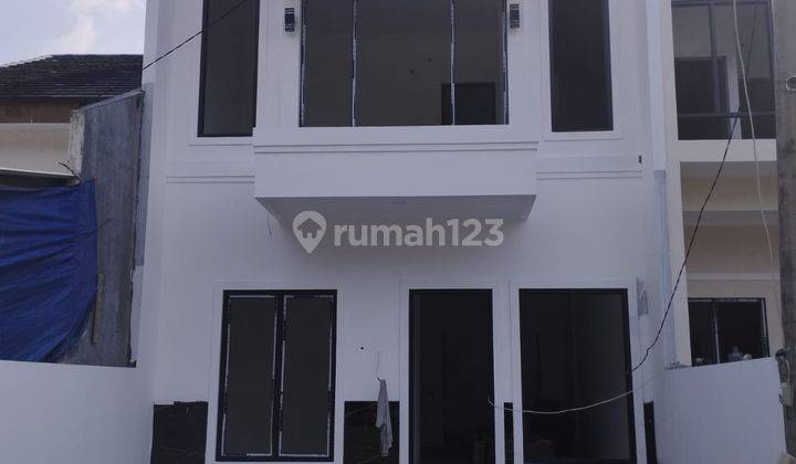 Rumah 2 Lantai Baru di Regensi Melati Mas, Tangerang Selatan 1