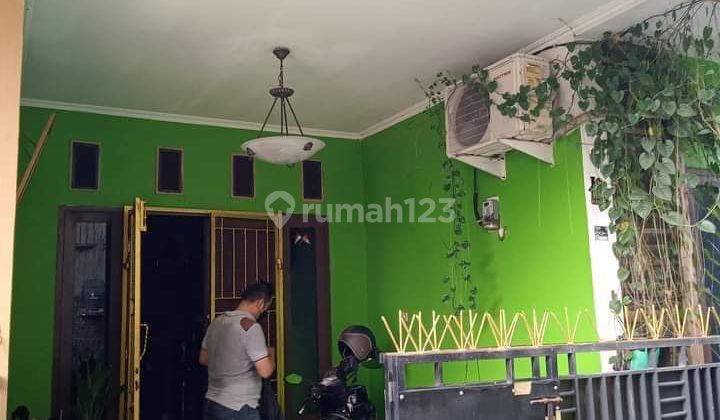 Di jual rumah di perumahan Utara Jakarta Selatan dua lantai 2