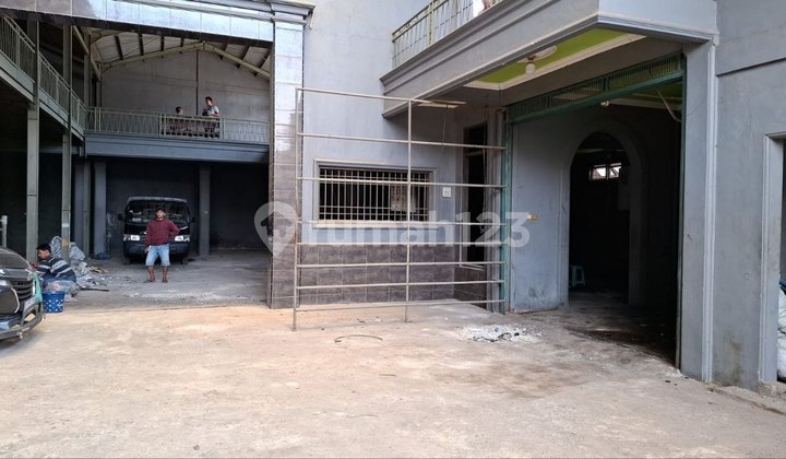 For Sale Warehouse on School Road, Ready to Use, Kosambi