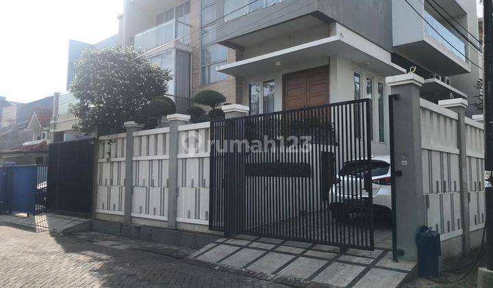 Rumah 2 Lantai Furnished SHM di Citra Garden 5, Jakarta Barat 2