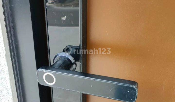 Dijual rumah 2 lantai di Puri indah dekat perkantoran 