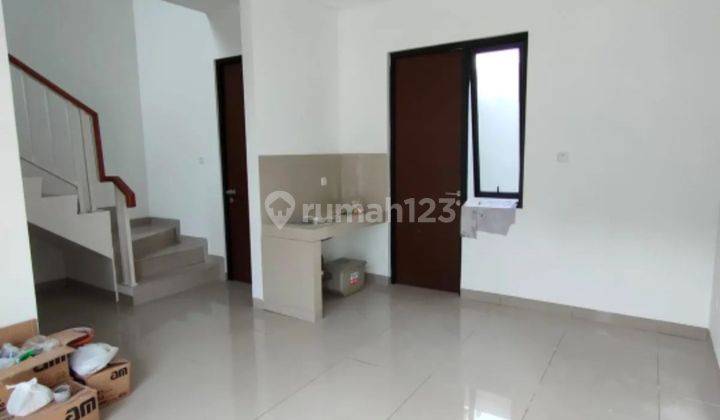 Dijual rumah 2 lantai di Puri indah dekat perkantoran 