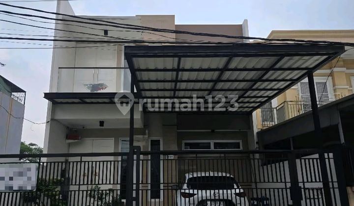 For Sale: Ready-to-Occupy Minimalist House in Duta Garden, 160m2 in Area