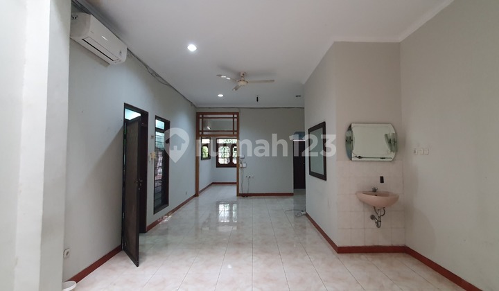 Dijual Rumah Siap Huni 1,5 Lantai di Pulo Asem Timur, Hadap Selatan 2