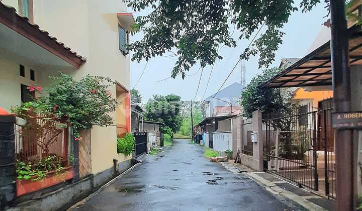 Affordable Good House with SHM on Menjangan Street, Pondok Ranji, East Ciputat 2