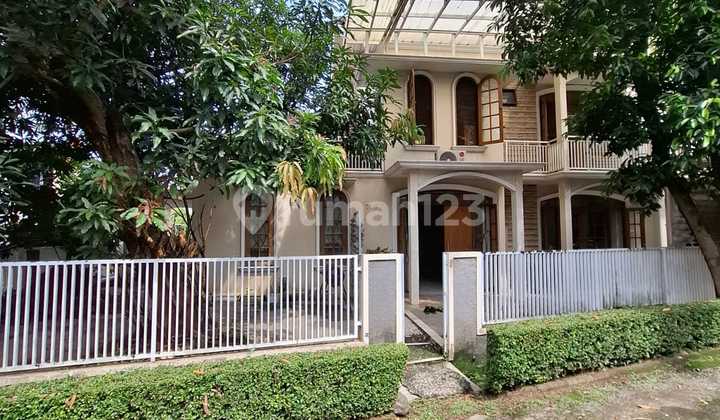 Modern Hook House Ready to Occupy in Bintaro Jaya Sector 2