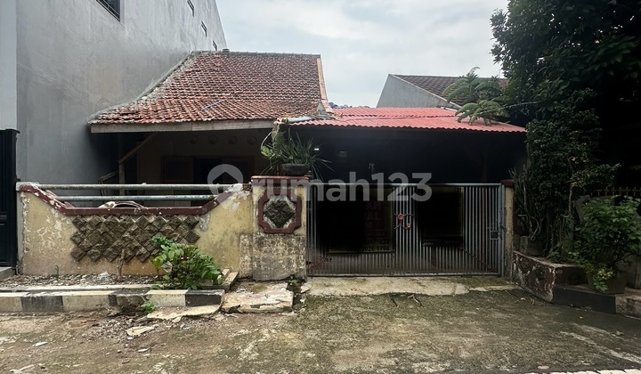 Rumah Hitung Tanah Dalam Perumahan Pesanggrahan Jakarta Selatan Dekat Aparteman Bintaro Parkview