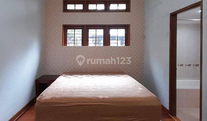 Rumah megah hoek lahan luas di cluster menteng bintaro jaya 6