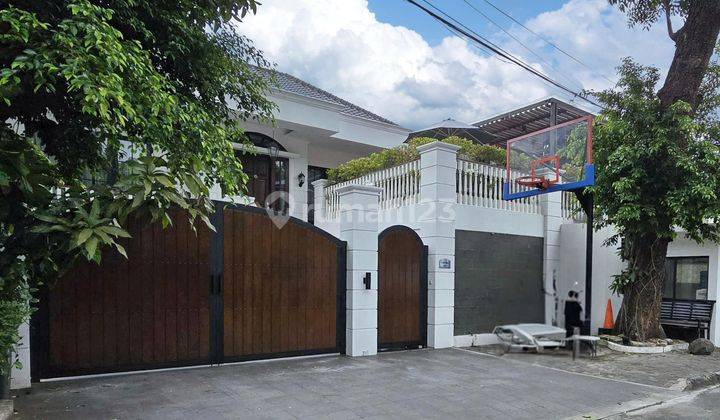 RUMAH MEWAH DEKAT SENOPATI AREA
KEBAYORAN BARU JAKARTA SELATAN
 1