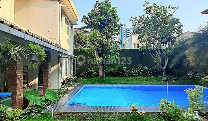 Rumah Dengan Tanah Luas Strategis Dengan Swimming Pool  Di Cilandak Jakarta Selatam 1