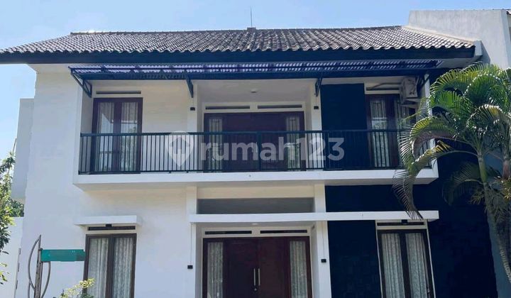 Semi-Furnished Corner House Facing Park in Bintaro Jaya Sector 9