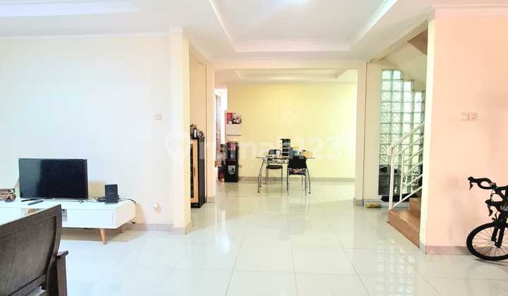 Rumah Siap Huni 2 Lantai Lokasi Strategis di Bintaro Jaya Sektor 2Tangsel