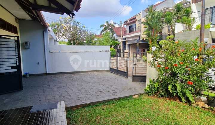 Spacious, Green, Well-Maintained, Ready-to-Occupy House in a Complex in Bintaro, South Tangerang 2