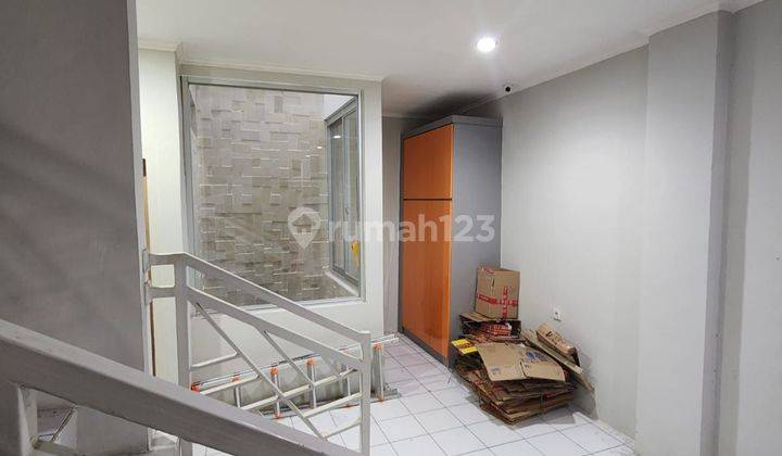 Dijual Ruko di pusat kota, satu komplek Level 21 mall, cocok untuk semua jenis usaha 
 2