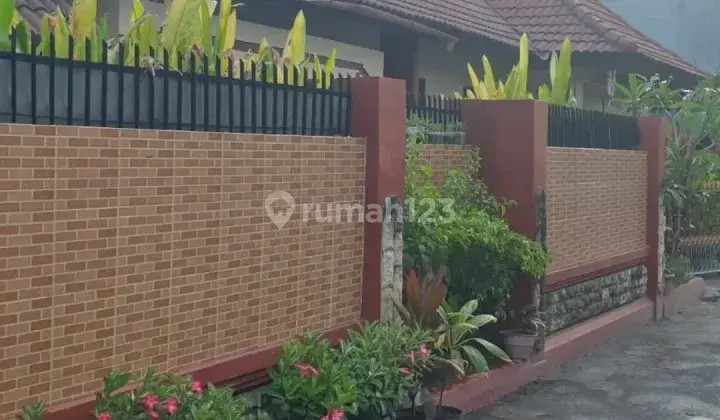 Dijual rumah asri dan lingkungan yang tenang di panjer near Renon  1