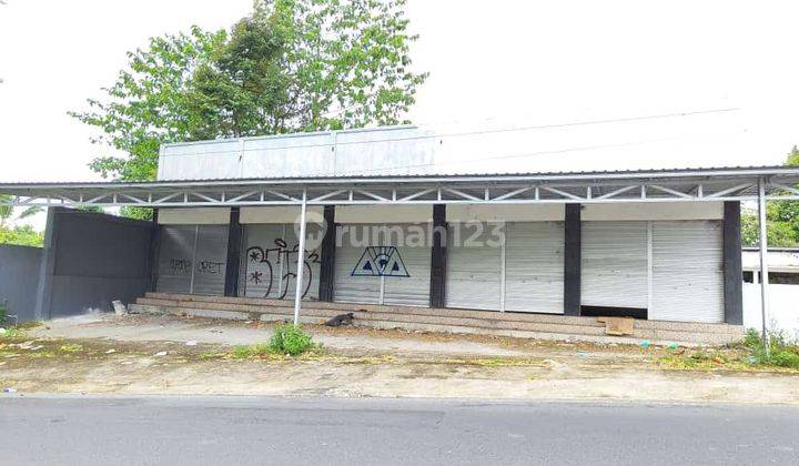 Spacious minimalist shophouse for sale in Baturiti 2