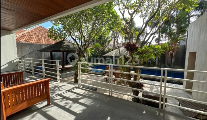 Rumah Style Villa Lokasi Kawasan Wisata di Seminyak 2