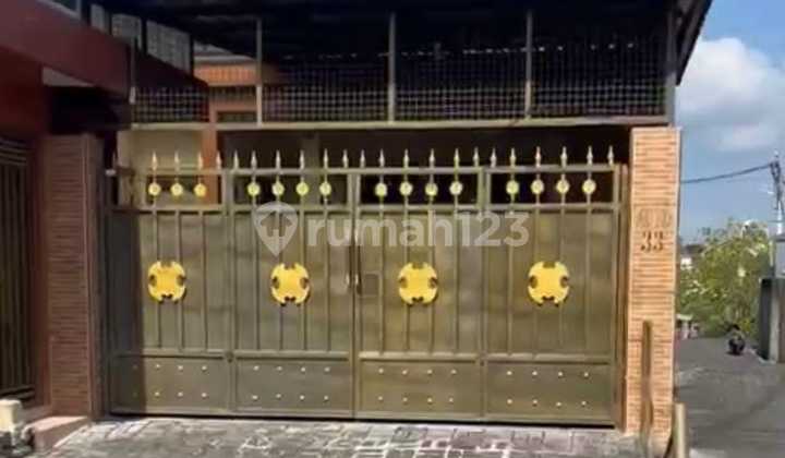 For Rent Fast Strategic 2-Story Shop House in Tabanan on Gunung Salak Street. 2