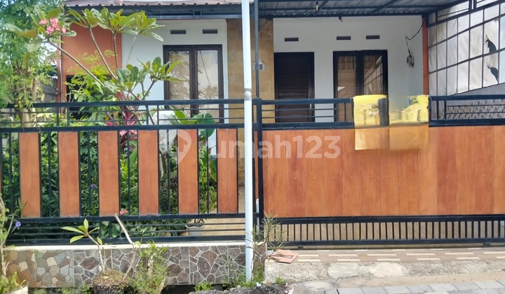Hurry Up Minimalist House Cheap Price in Kerambitan