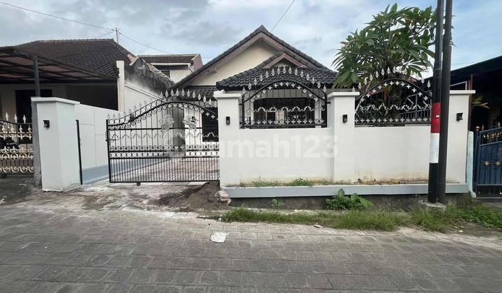 Dijual Rumah Lokasi Strategis One Gatevsystem di Padangsambian 