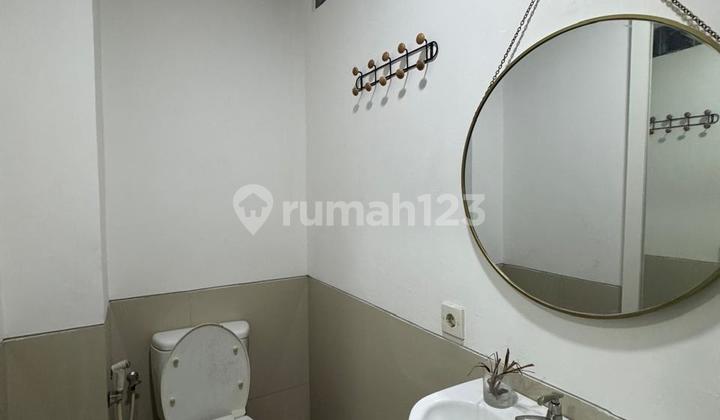 Rumah Dengan 2 Lantai Dengan Sekolah Internasional Dan Mall Tsm 