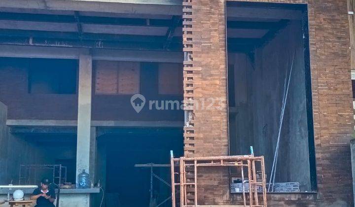 Di Sewa Kan Ruko Lokasi Jl. Di Petitenget Seminyak Dekat Shi Shi Bar 2
