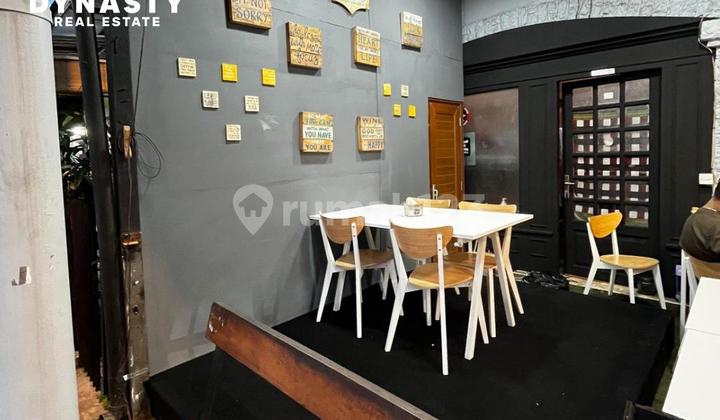 For Rent Ex-Bar Shop House in Kuta Strategic Location Near the Beach 2