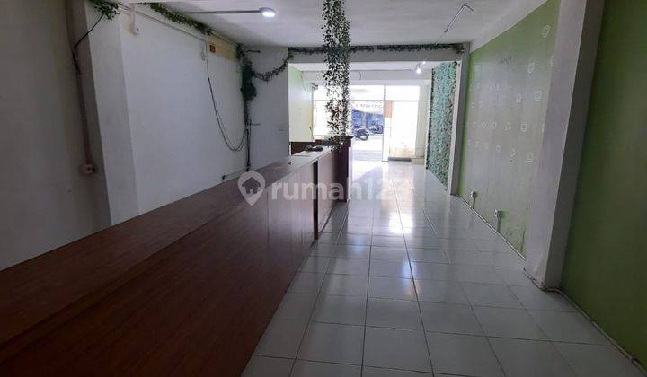 Di Sewakan Ruko 3 Lantai Di Jalan Dewi Sri Bali 2