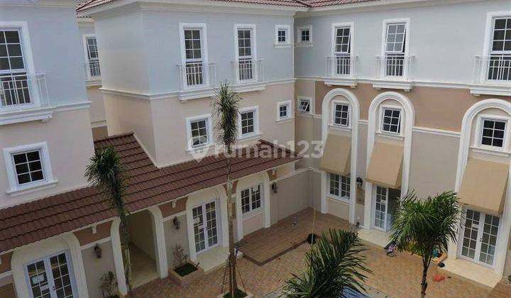 Rumah Murah Cantik Gaya Mediteranian 3 Lantai di Bsd Dgn Fasilitas Danau 1