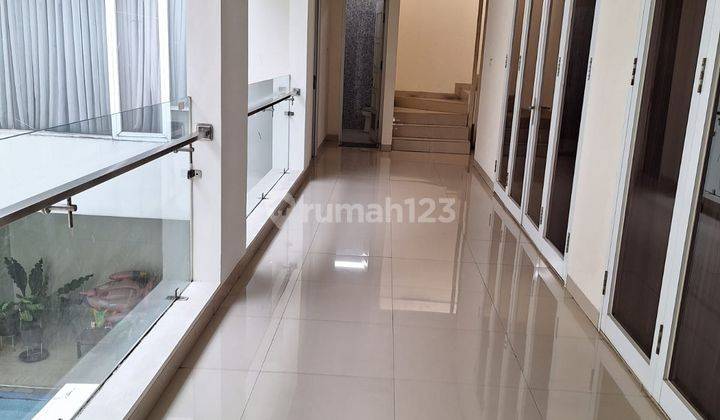 Rumah Hook 2 Lantai Ada Rooftop Dan Kolam Renang di Bsd Delatinos 2