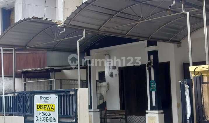 Disewa Rumah 2 Lantai One Gate System