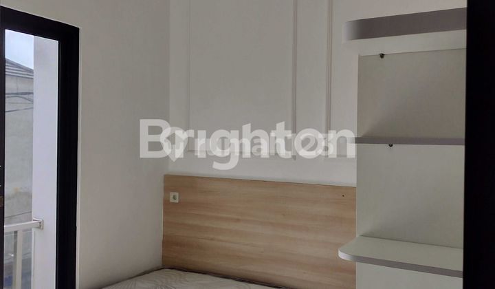 Rumah 2 lantai baru gress siap huni jalan raya oerr dekat kampus UPN Gununganyar Wiguna Purimas  Rungkut Surabaya 