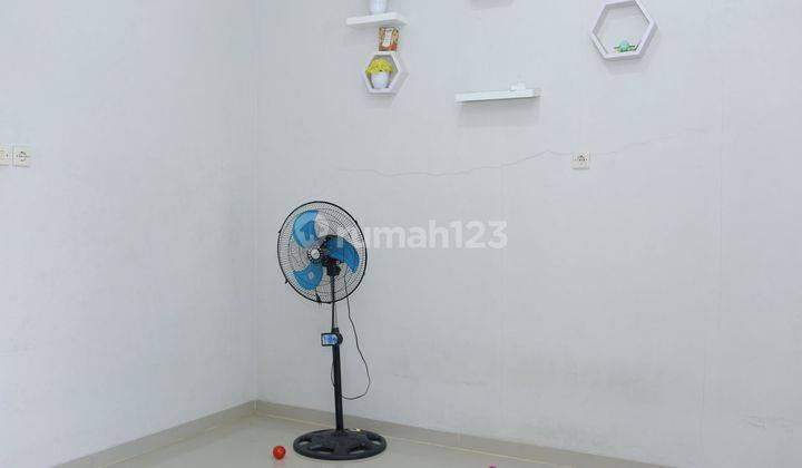 Rumah Semi Furnished Dekat Gerbang Tol Serpong 2 SHM Dibantu KPR J-20992 2