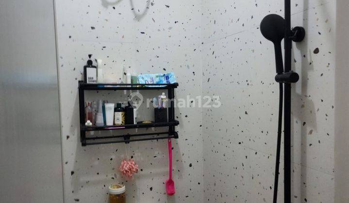 Rumah 3 KT Siap Huni Dekat Pusat Perbelanjaan di Bintaro Hadap Timur J26605 2